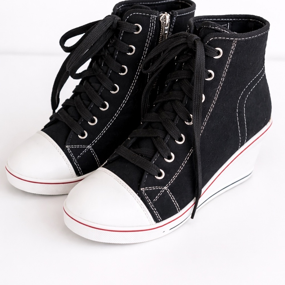 Hurriman Footwear Black Canvas Wedge Sneakers – Size 38 (US 7–7.5)